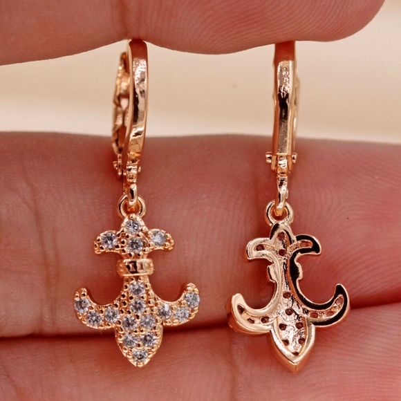 ♠️SOLD♠️HOST PICK 18kt Fleur-de-lis Anchor Topaz - Picture 4 of 4